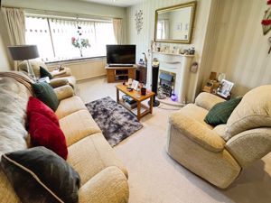 Lounge- click for photo gallery